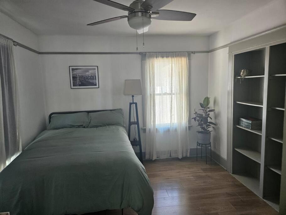 Entire Home In Historic Long Beach Close To Shops エクステリア 写真